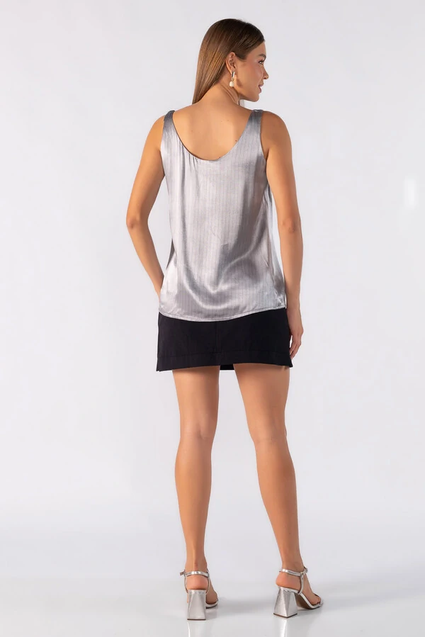 Regata acetinada risca de giz