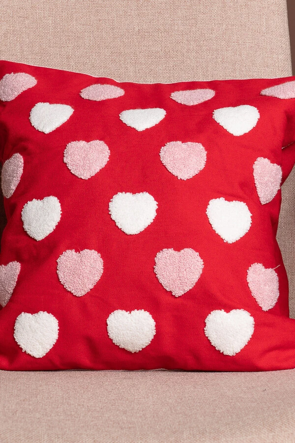 Capa de almofada coracão bordado