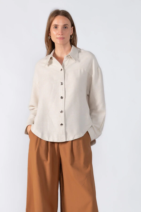 Jaqueta ampla com botoes organicos