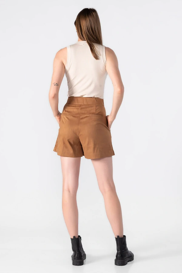 Regata raglan com detalhe acinturado