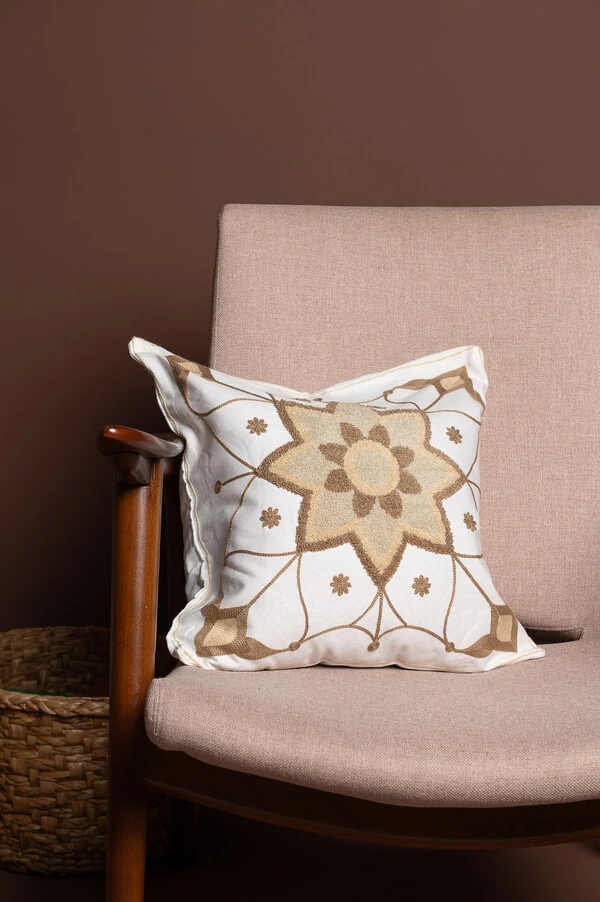 Capa de almofadas mandalas bordadas