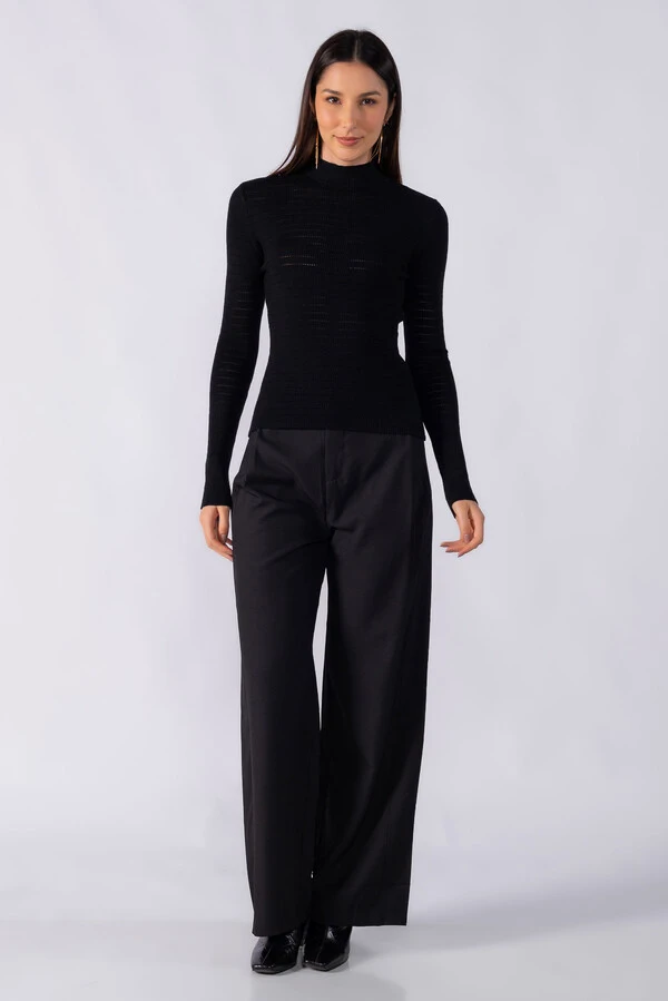 Blusa texturizada gola alta