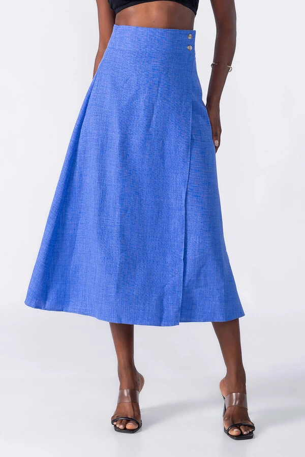 Saia midi transpassada com faixa