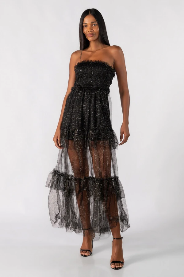 Vestido tomara que caia com tule