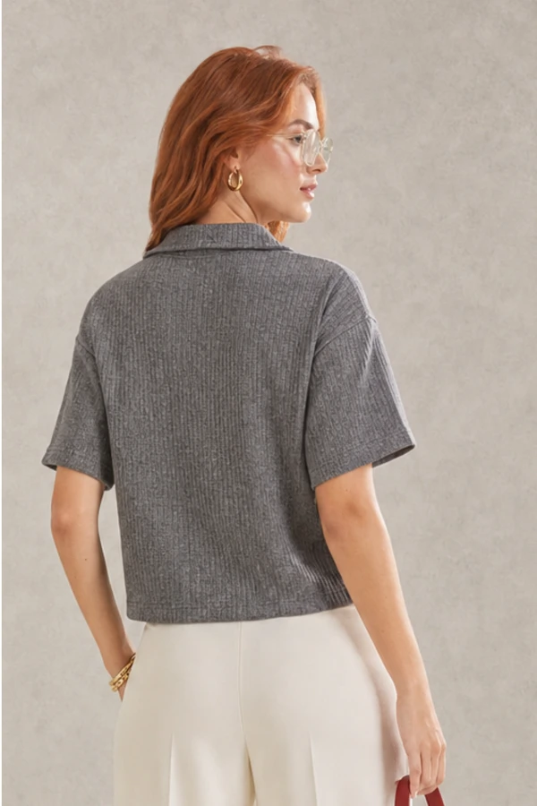 Blusa polo canelada