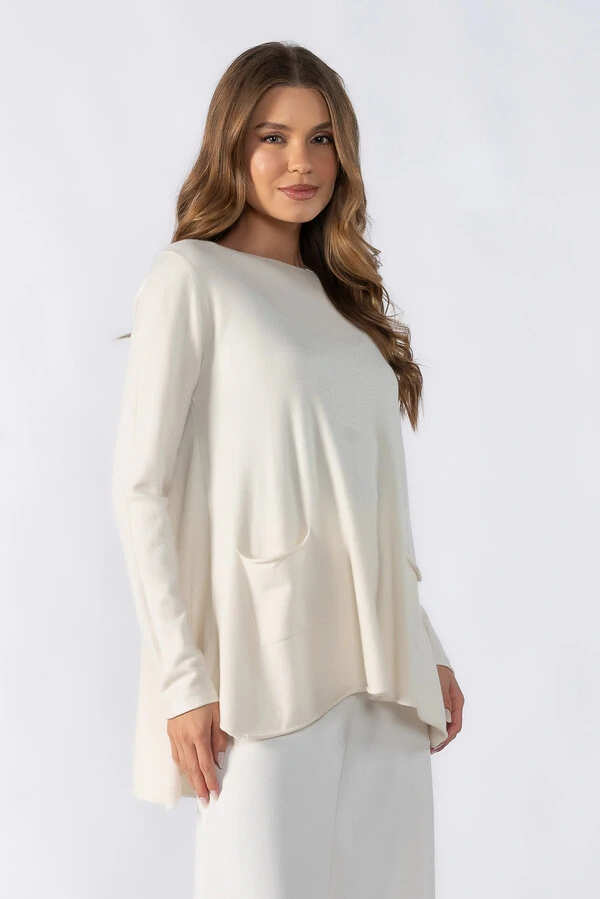 Blusa sueter basico amplo com bolsos