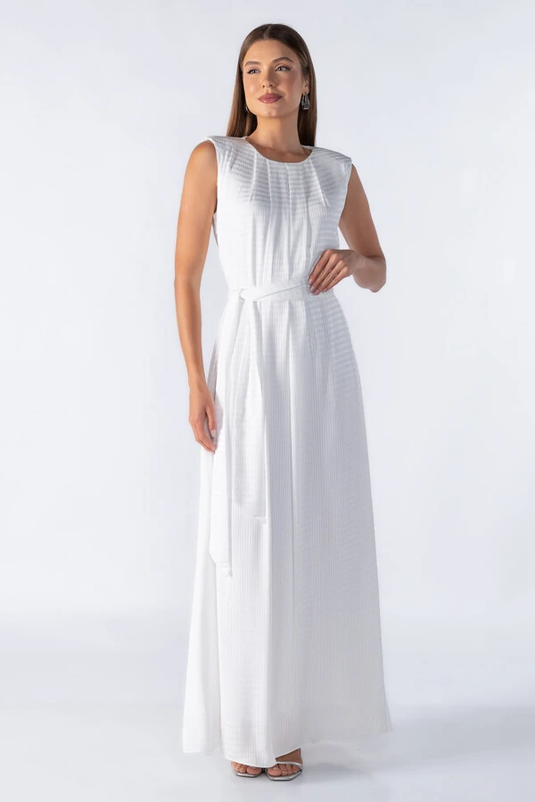 Vestido longo reto com ombreiras