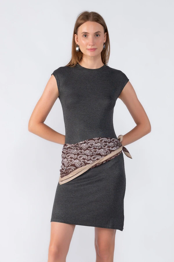 Vestido curto canelado manga japonesa