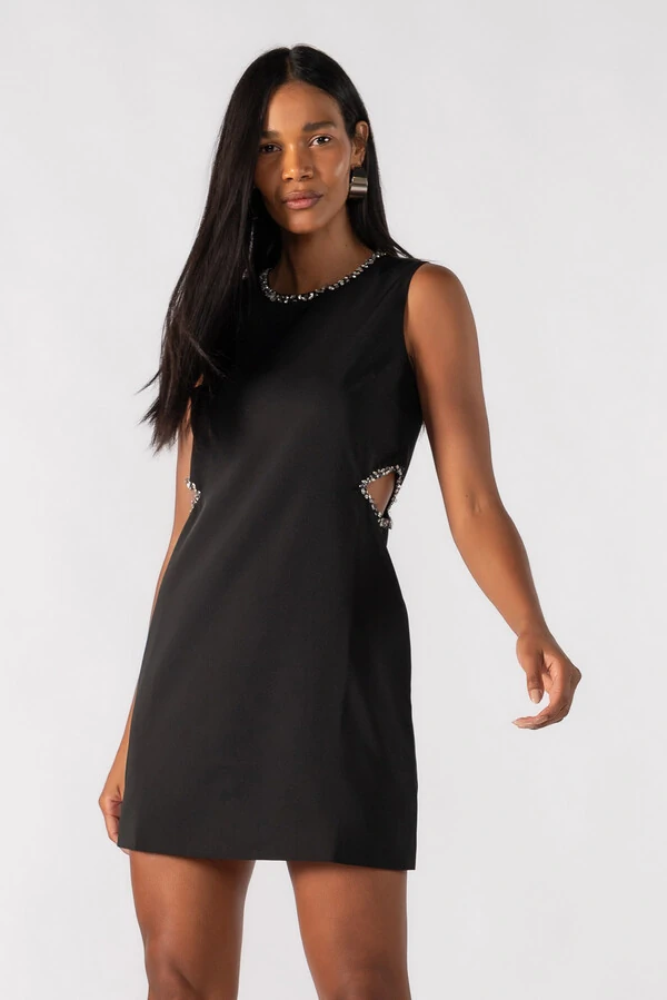 Vestido curto com aplicacoes e recorte