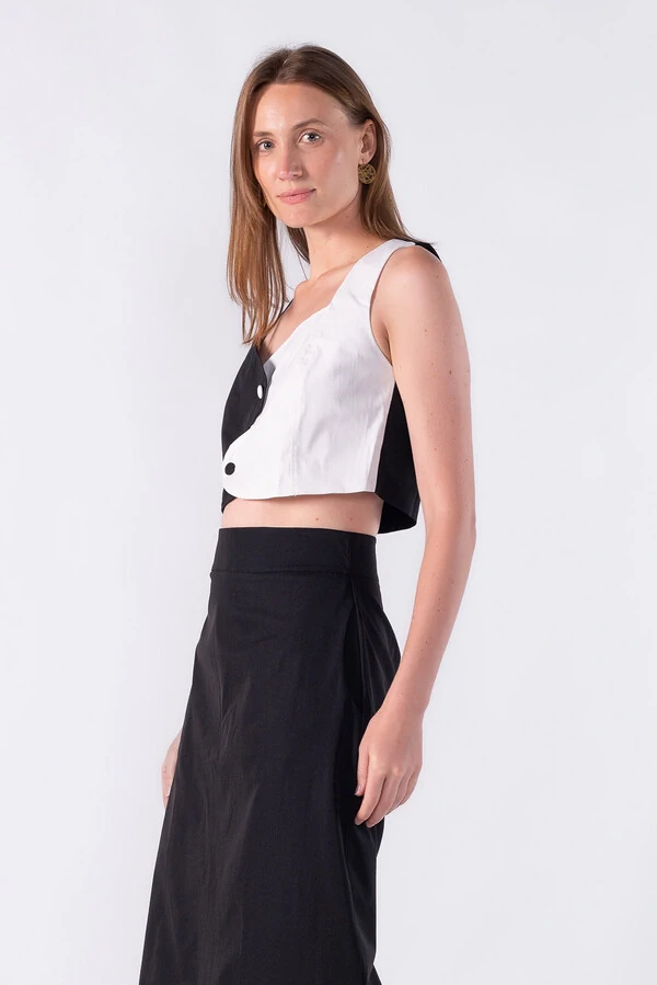 Blusa em alfaiataria bicolor