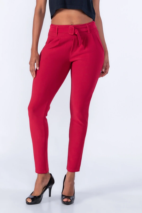 Calça Cenoura Pregas Bolso