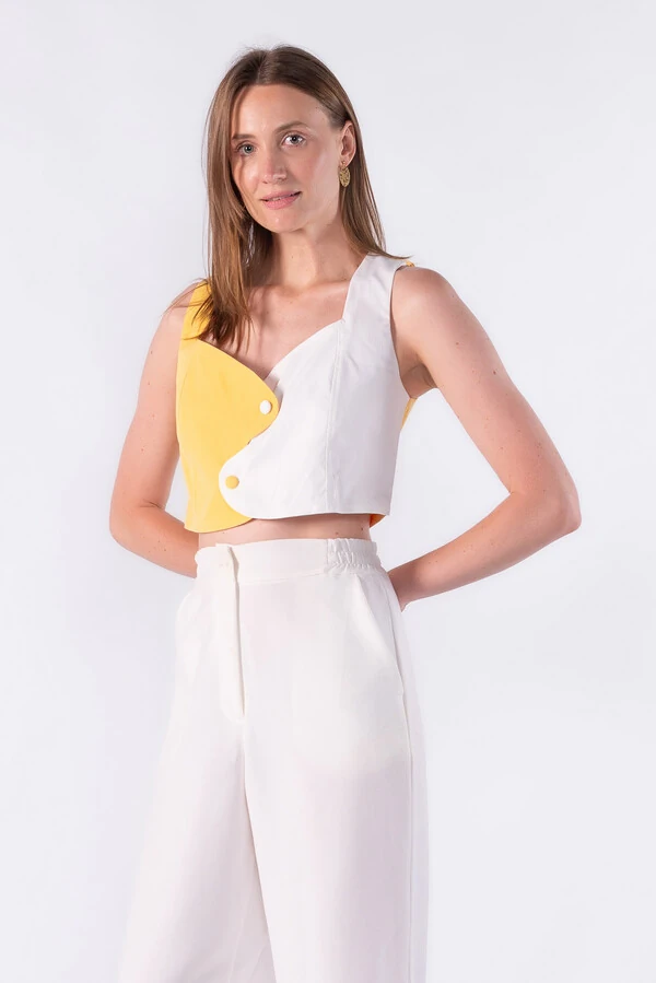 Blusa em alfaiataria bicolor