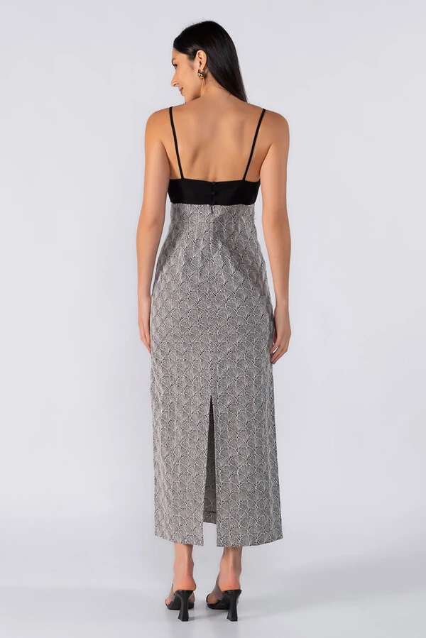 Vestido midi detalhe em tencel