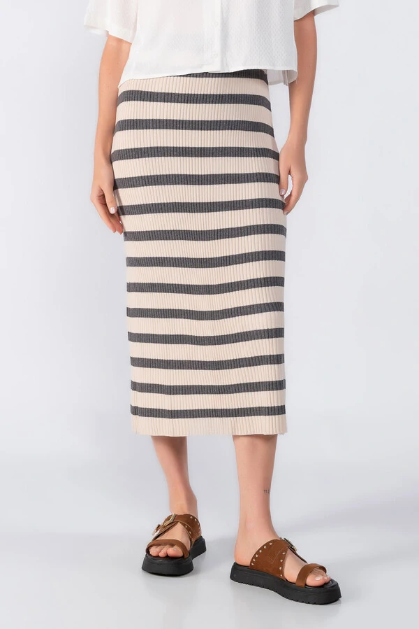 Saia midi tricot listrada