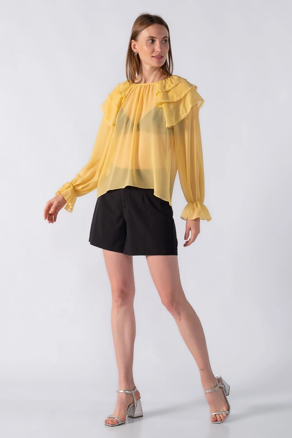 Blusa bata manga longa com babados