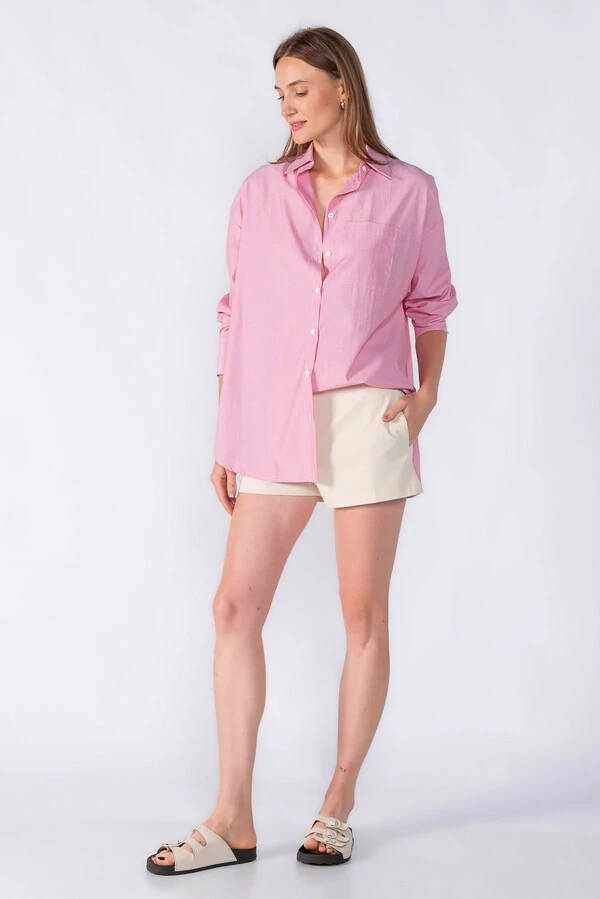 Camisa over listras finas