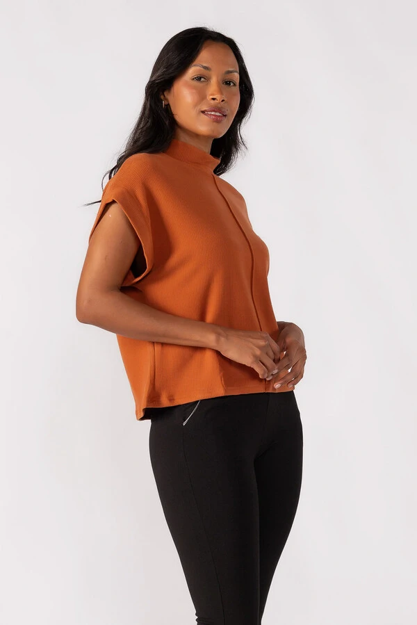 Blusa gola alta canelada