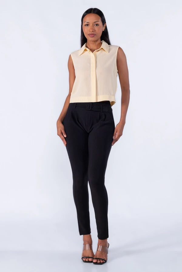 Calça Cenoura Pregas Bolso