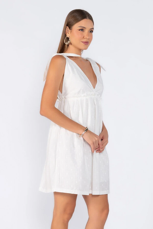 Vestido curto com amarracao na alca