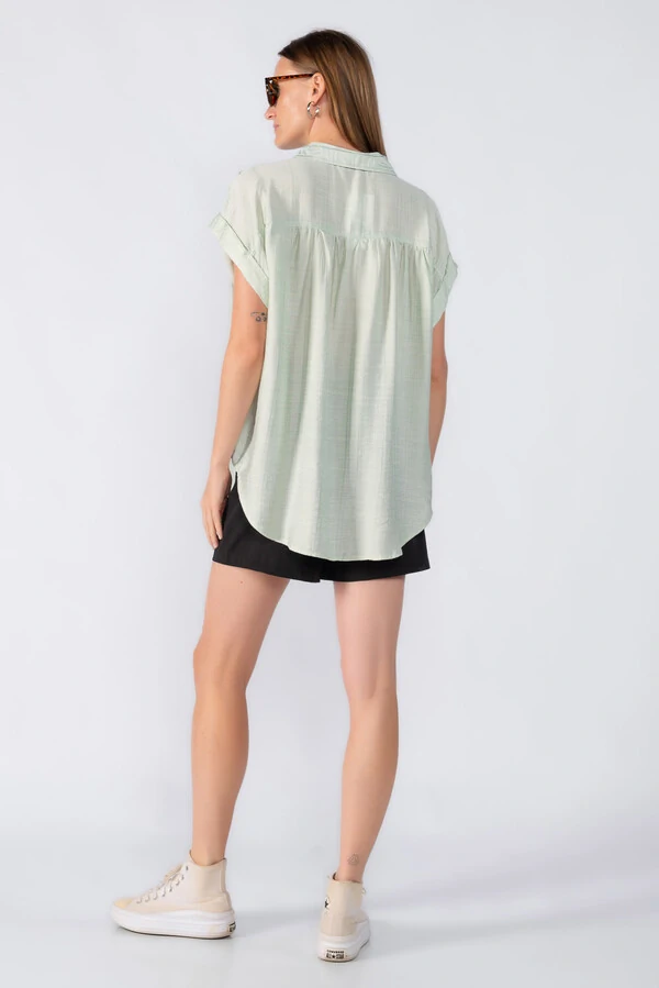 Camisa ampla barra dobrada