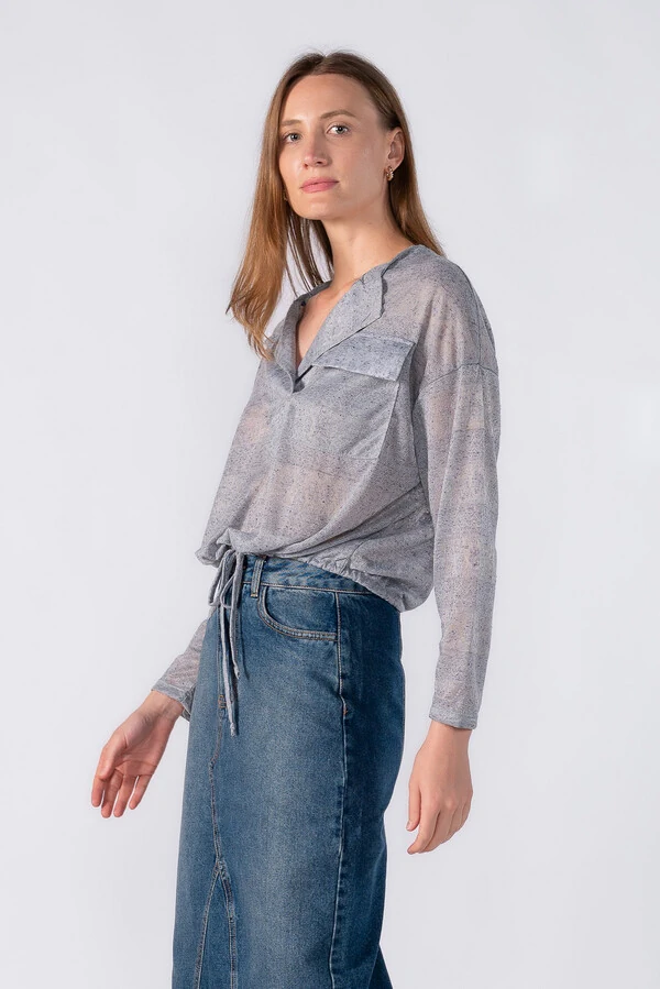 Blusa com cordao regulavel na cintura