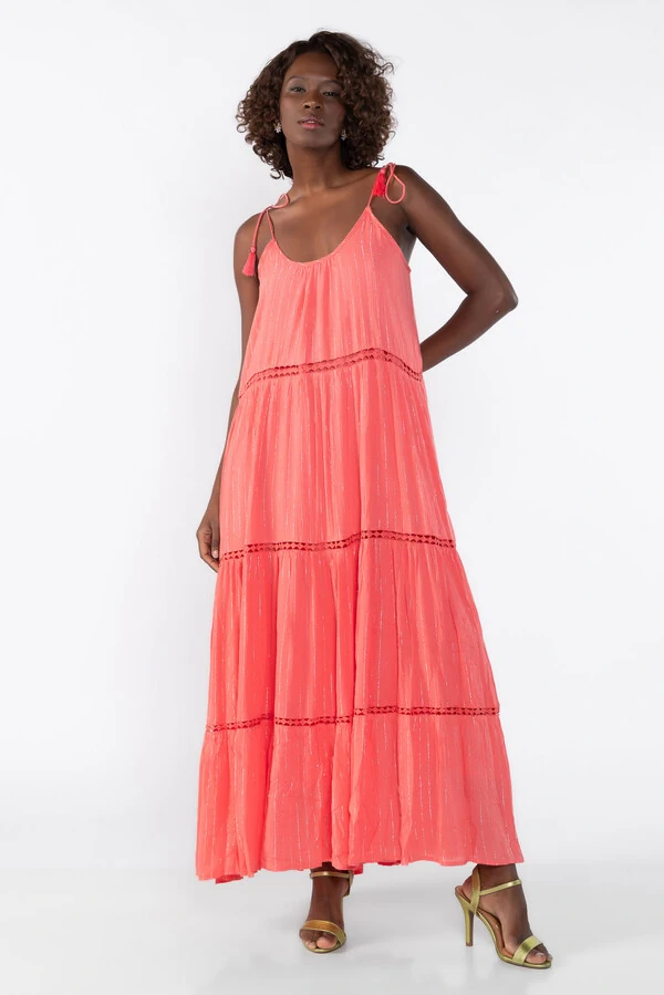 Vestido longo com detalhes em lurex
