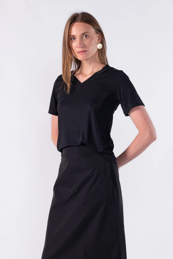 Blusa malha canelada basica
