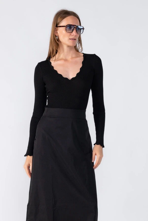 Body canelado manha longa decote v