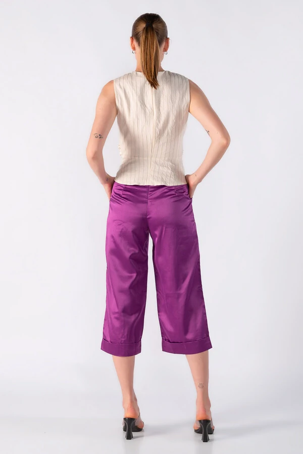 Blusa em listras peplum com detalhe no busto