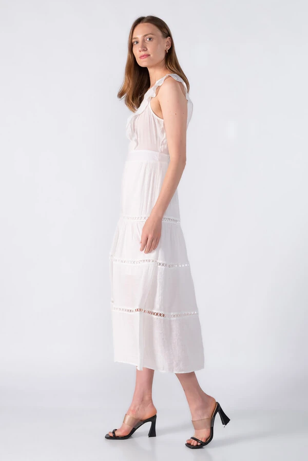 Vestido longo com detalhes em guippir
