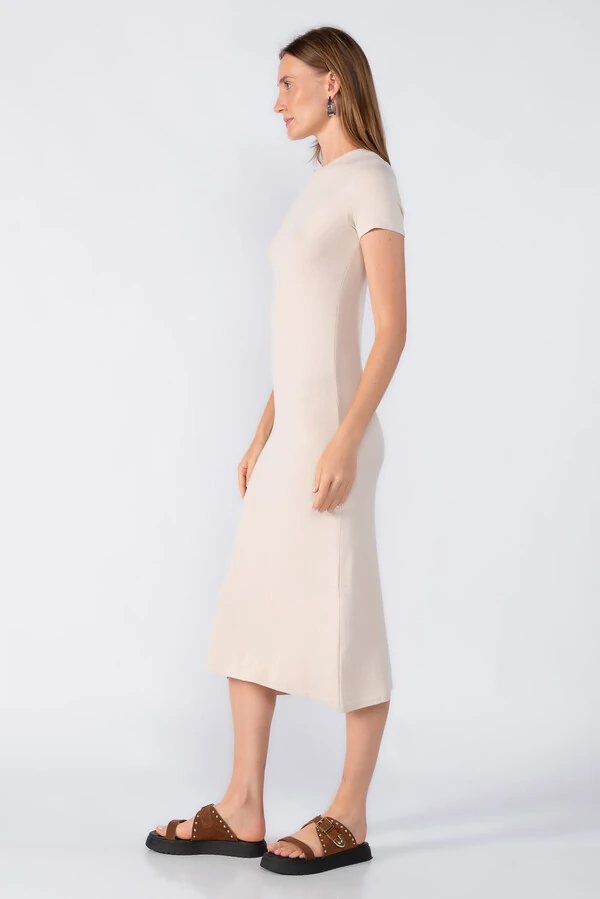 Vestido midi manga curta canelado