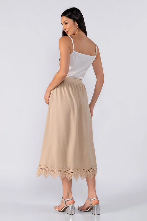 Saia midi com renda na barra
