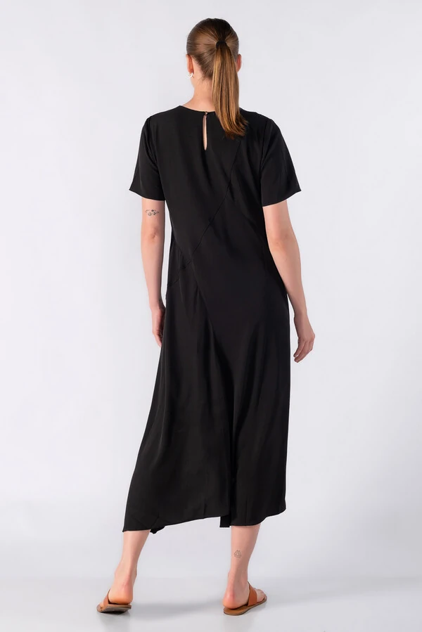 Vestido midi assimetrico