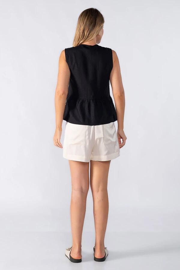 Blusa com lacos frontais