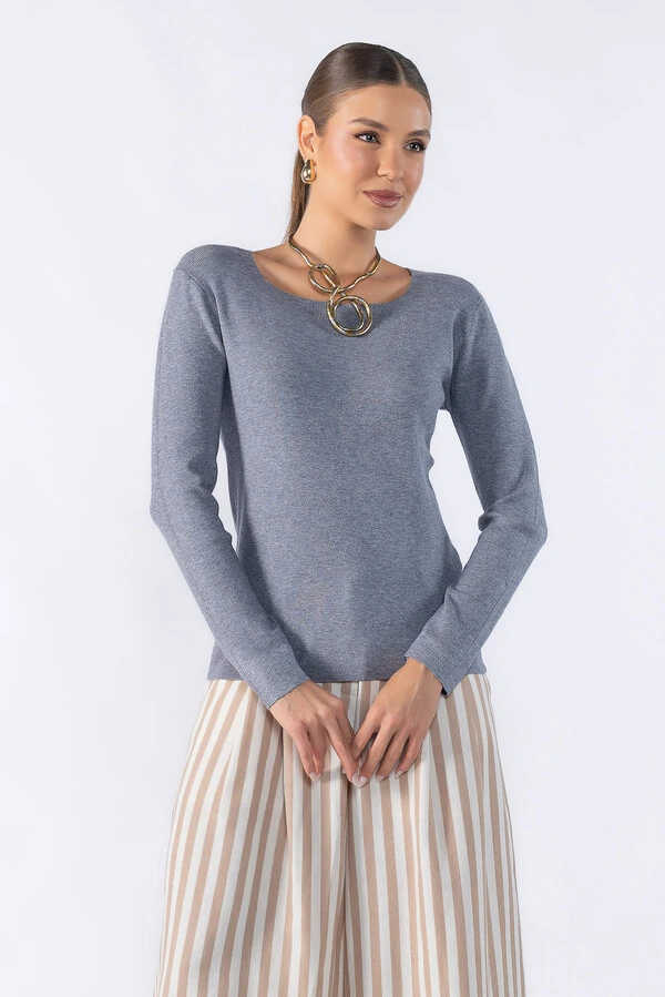 Sueter slim decote quadrado