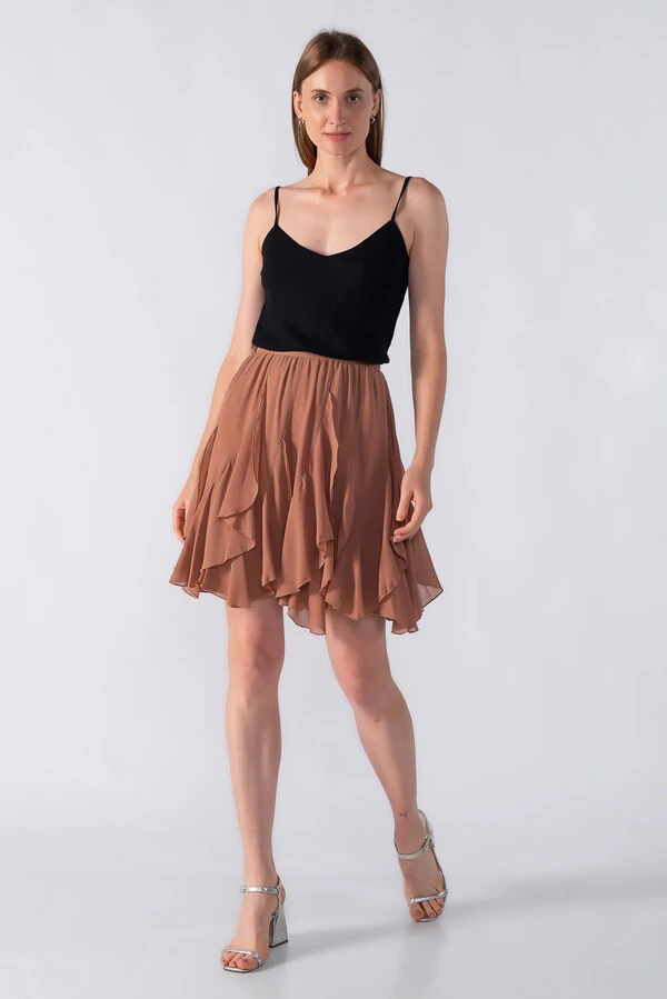 Saia curta com babados fluidos