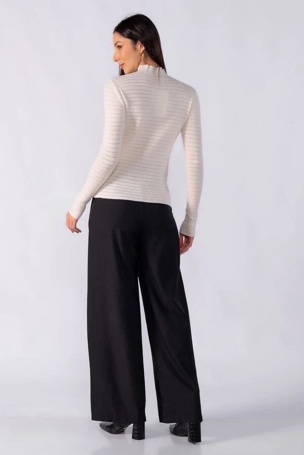 Blusa texturizada gola alta