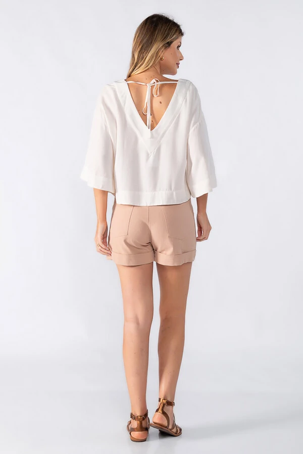 Blusa cropped decote v frente e costas