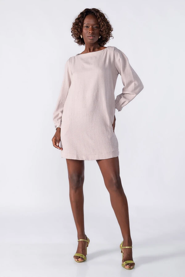 Vestido curto de manga longa