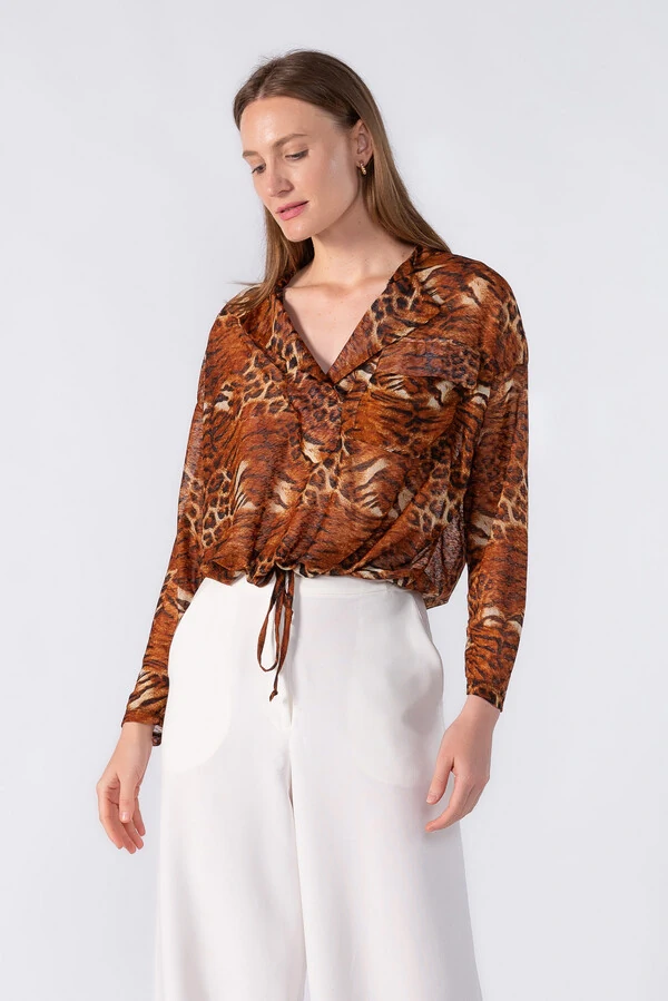Blusa com cordao regulavel na cintura