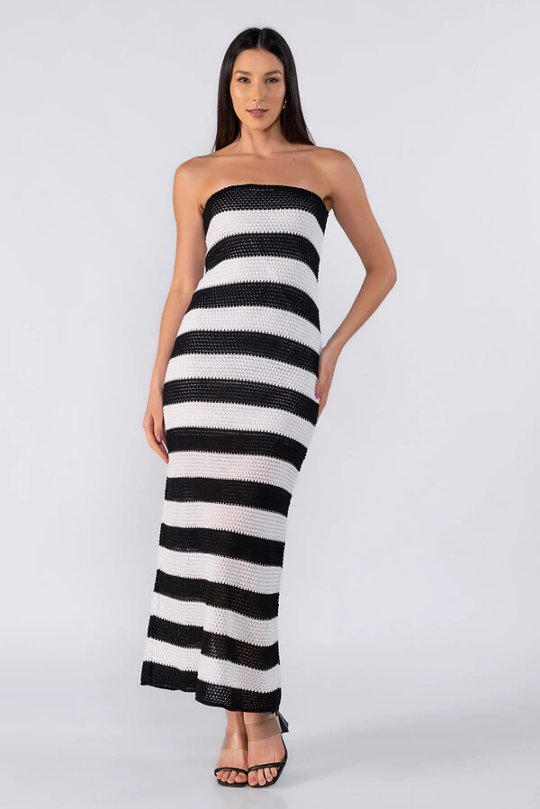 Vestido listrado em tricot tomara que caia