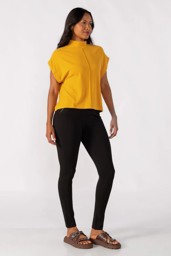 Blusa gola alta canelada