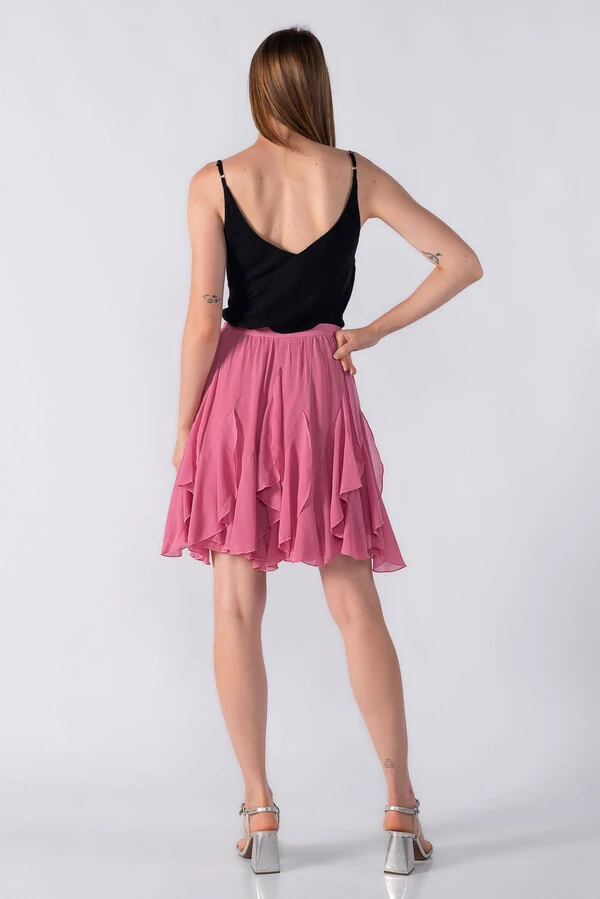 Saia curta com babados fluidos