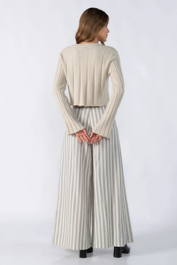 Cardigan curto texturizado listras