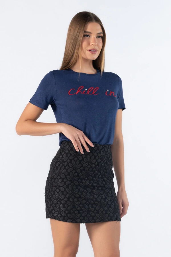 Blusa tshirt bordada basica