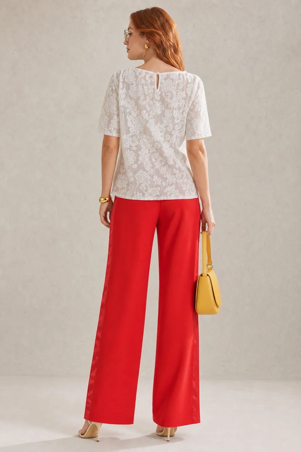 Blusa em renda