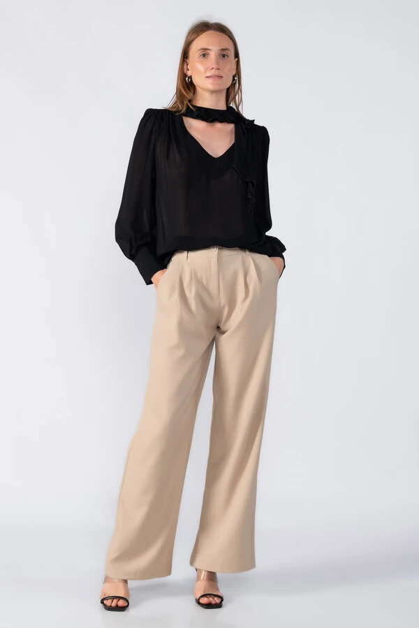 Blusa em viscose babado na gola