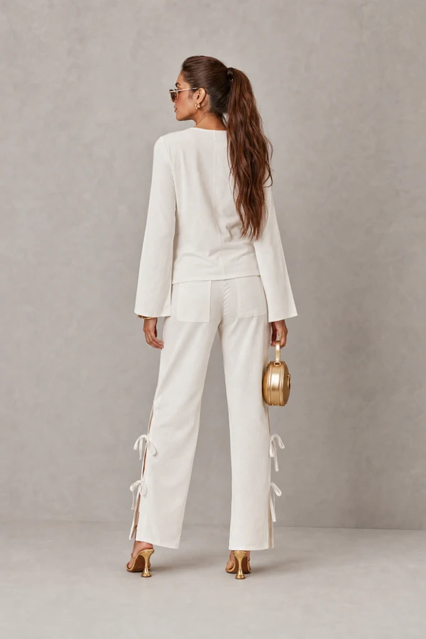 Conjunto blusa e calça com amarração