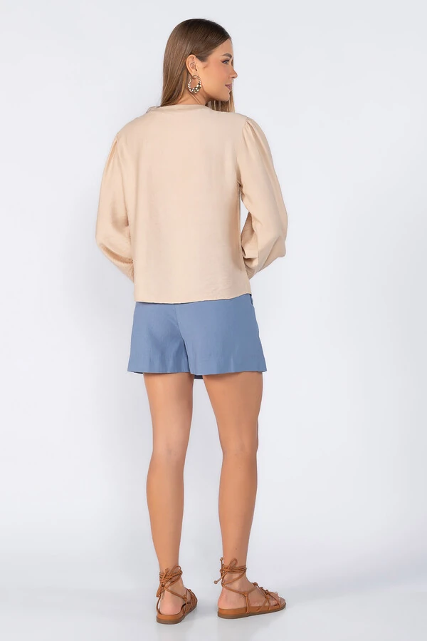 Blusa bata com amarracao no decote