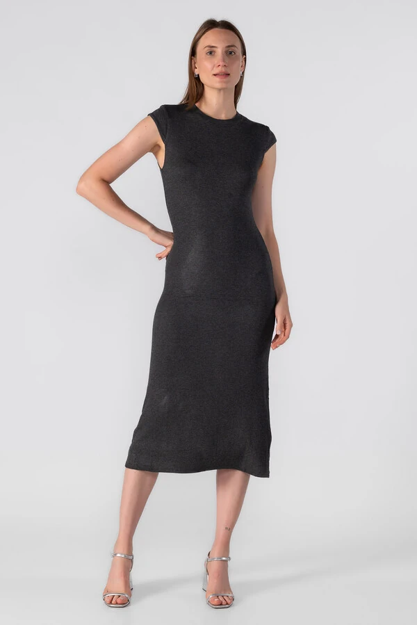 Vestido midi canelado basico